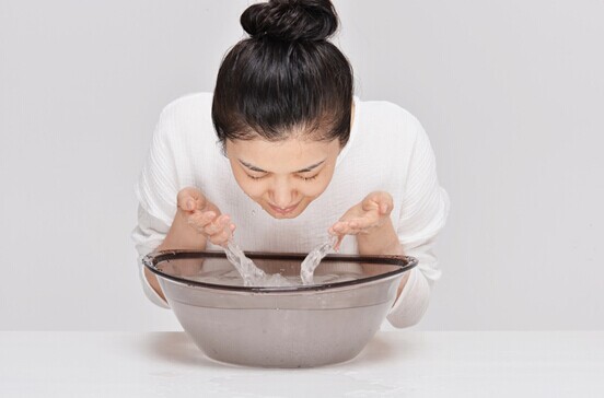 十八岁满脸长痘怎么调理,成年后还长痘