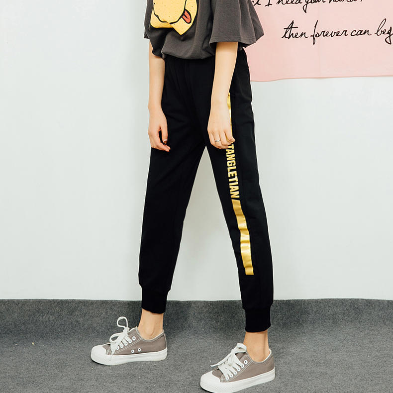 裤子褶皱了你怎么回答,有些裤子的褶皱款式是怎么弄的