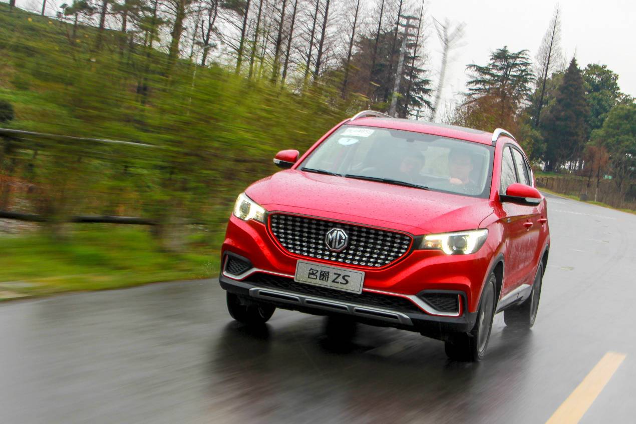 可自动泊车遥控车,名爵zs智能辅助驾驶