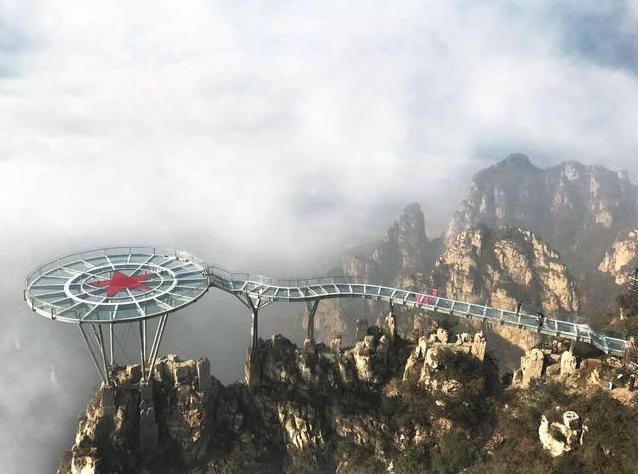 狼牙山玻璃栈道稳不稳,狼牙山悬崖玻璃桥最为惊险