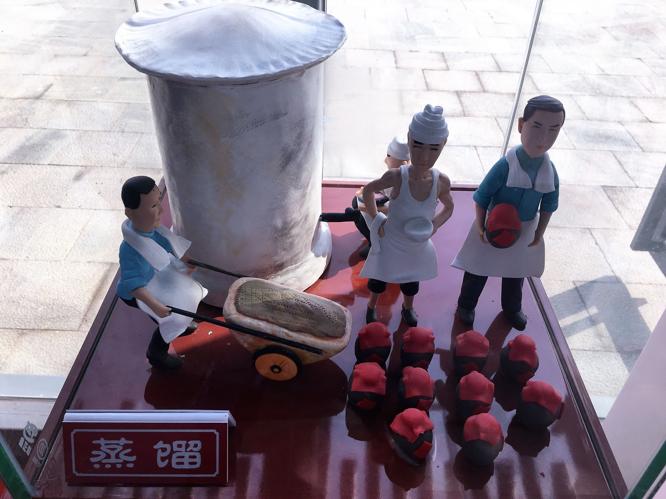 一个劲酒营销经理的满月之思：从轮胎放气说百年市场