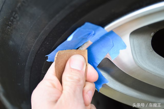 奔驰轮毂划痕修复多少钱,轮毂有点划痕自己怎么修复