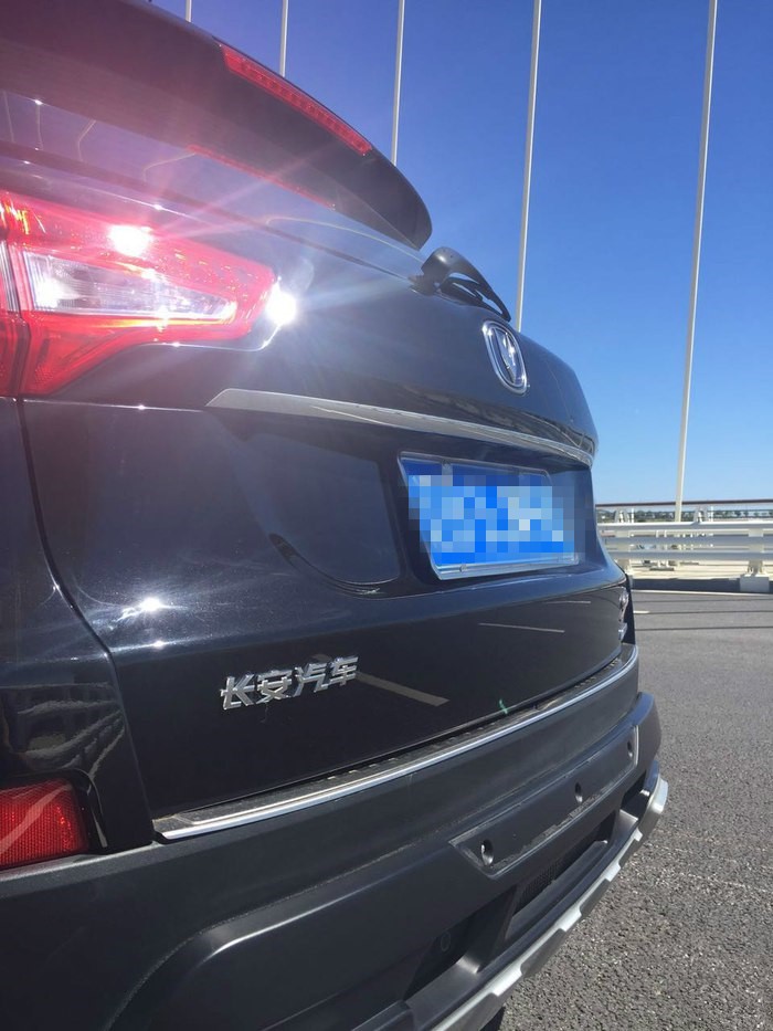 新款长安cs751.8t提车作业,长安cs751.4t豪华版用车成本参考