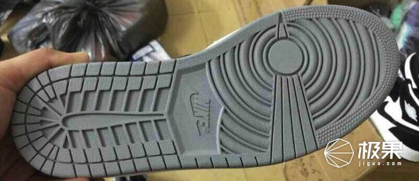 你从不关注的鞋底花纹，却成了乔丹科比封神的“秘密”