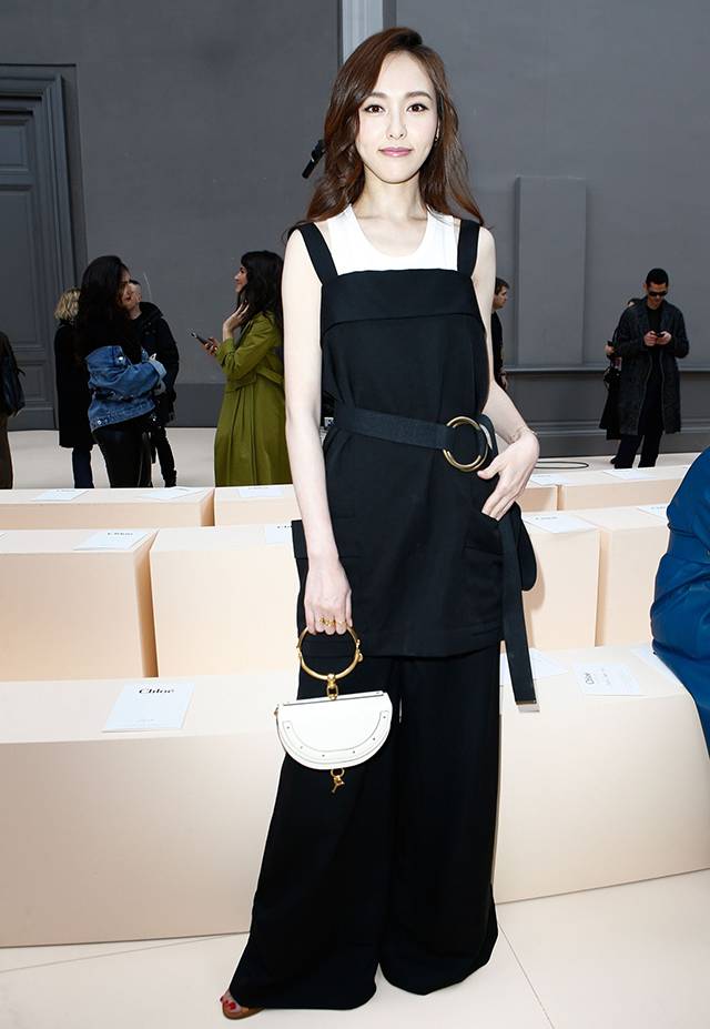 明星时装周观秀态势,巴黎时装周明星看秀的意义