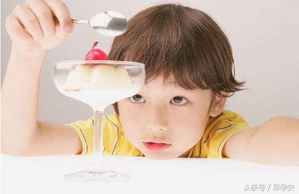 孕妇都喜欢吃雪糕吗,孕妇能吃冰棍雪糕吗