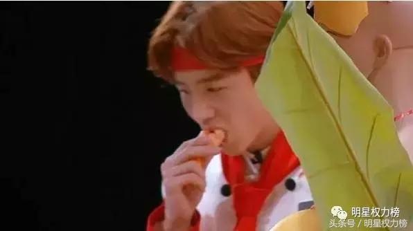 陈伟霆留牙印明显？唐嫣手里藏肉被发现？剧务组有人偷吃道具啦！
