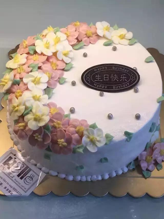 呢间店买一送一不得止，现仅需¥38，即可get到黑森林蛋糕！