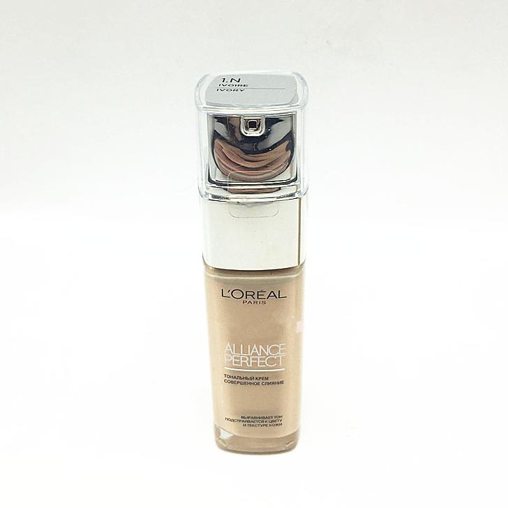 脸涂粉底液就卡粉怎么办,粉底液怎么用不会卡粉