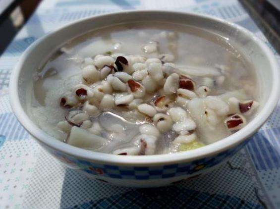 湿疹奇痒难忍怎么治疗,湿疹反复发作奇痒中医给两种方法