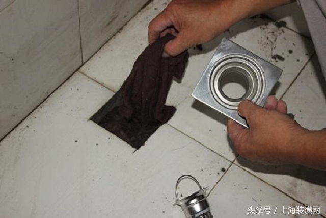 原来地漏要这么装才正确怪不得我家总是冒臭气