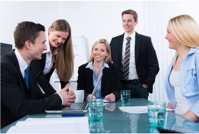 男装销售顾客说太贵了,门店销售几个技巧