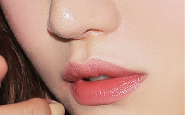 涂口红后嘴唇干燥起皮怎么办,为什么贵的口红用不会起皮