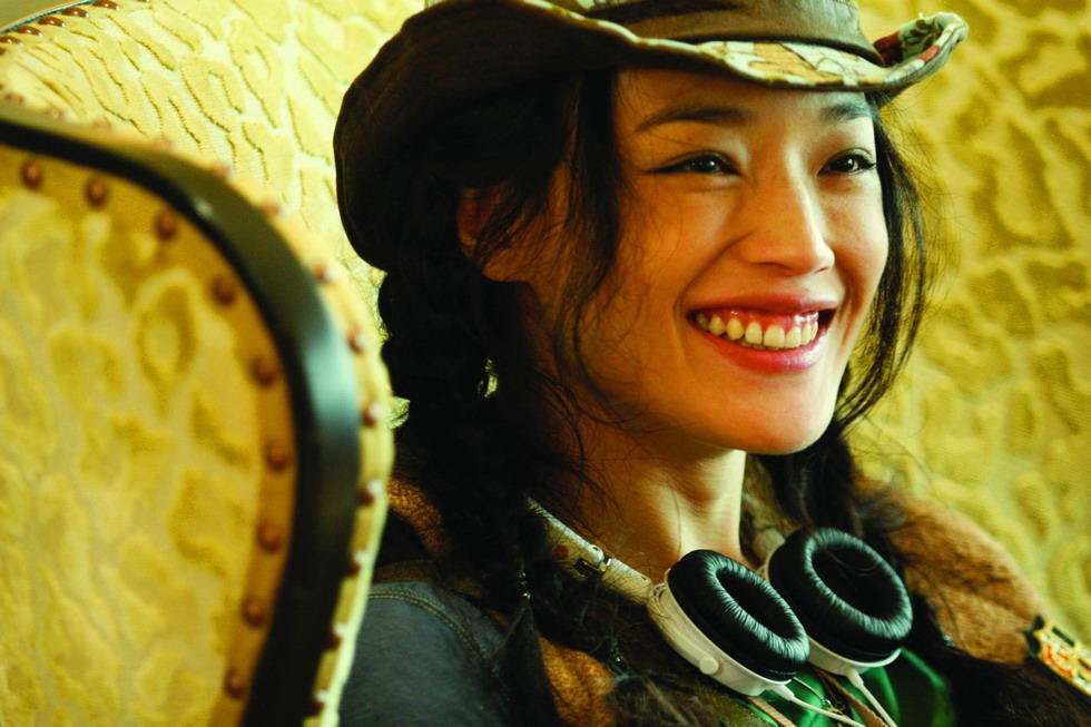 江一燕端庄优雅轻松驾驭各种风格,江一燕和舒淇照片