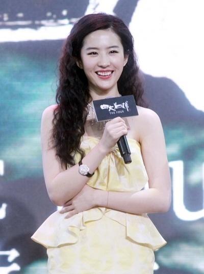 江一燕端庄优雅轻松驾驭各种风格,江一燕和舒淇照片