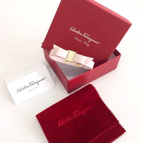 刘雯polo衫蝴蝶结,刘雯的时尚穿搭推荐