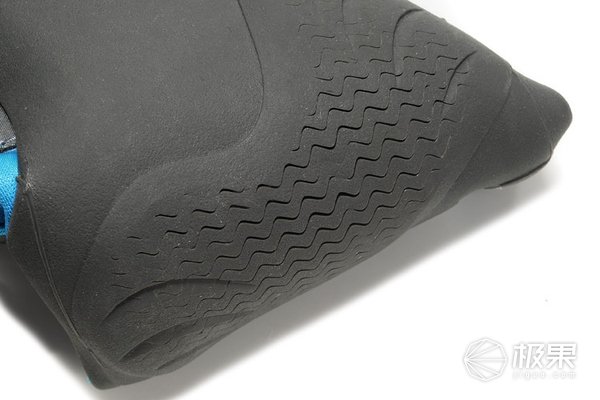 你从不关注的鞋底花纹，却成了乔丹科比封神的“秘密”