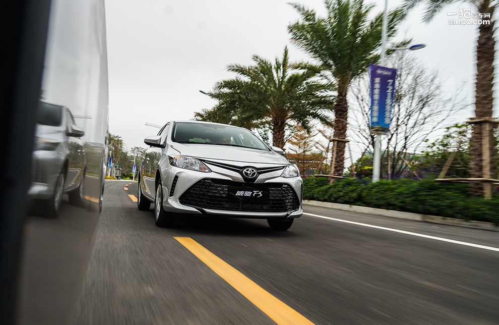 19年3月入户丰田两厢威驰fs二手,试驾丰田威驰fs最低配