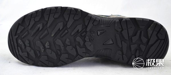 你从不关注的鞋底花纹，却成了乔丹科比封神的“秘密”