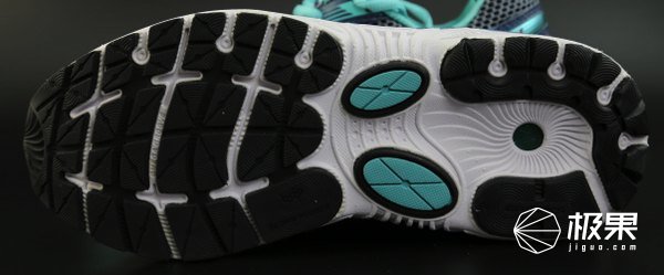 你从不关注的鞋底花纹，却成了乔丹科比封神的“秘密”