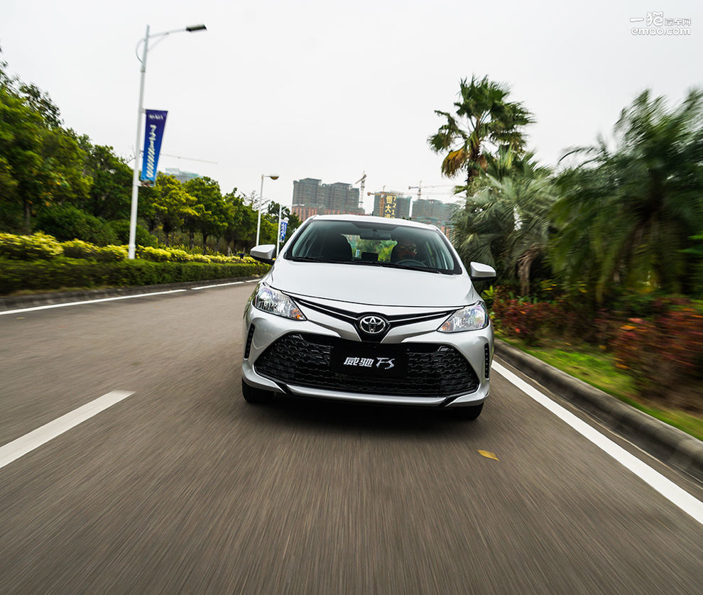 19年3月入户丰田两厢威驰fs二手,试驾丰田威驰fs最低配