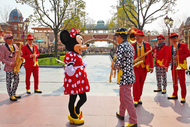 上海迪士尼乐园2天一夜游玩攻略,上海迪士尼2天游玩攻略