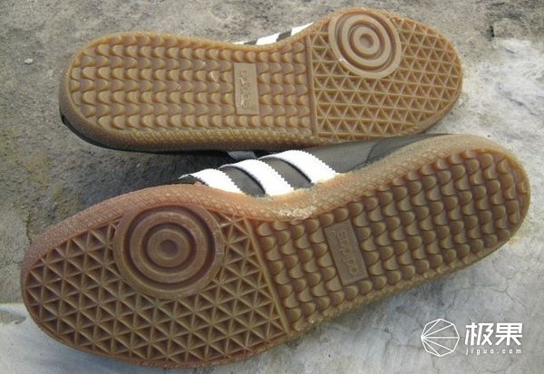 你从不关注的鞋底花纹，却成了乔丹科比封神的“秘密”