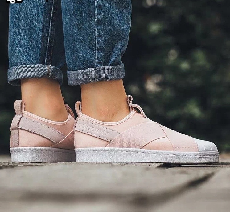 运动鞋既能冬天穿又能夏天穿,少女心满满的运动鞋