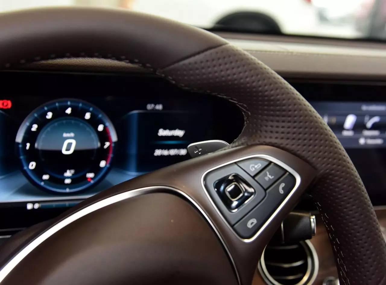 手动模式速度不够升不了挡吗,车静止态势抖动是什么原因