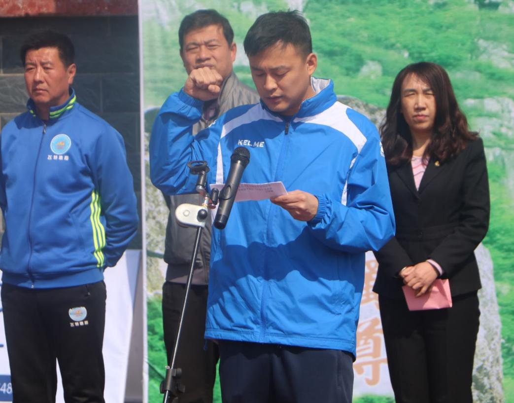 足球比赛海报泰山,足球联赛开赛海报