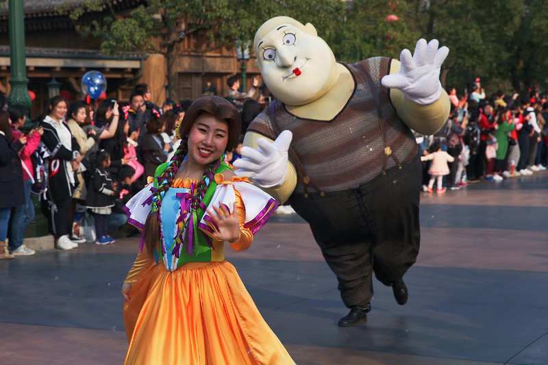 上海迪士尼乐园2天一夜游玩攻略,上海迪士尼2天游玩攻略