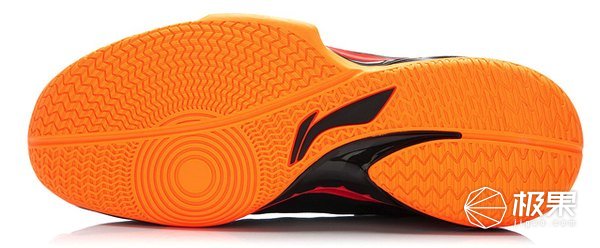 你从不关注的鞋底花纹，却成了乔丹科比封神的“秘密”