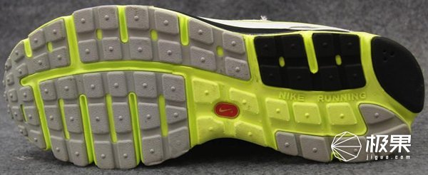 你从不关注的鞋底花纹，却成了乔丹科比封神的“秘密”