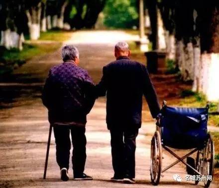 鐙敓瀛愬コ鍘诲吇鑰侀櫌,鐙敓瀛愬コ鑰佷簡杩涘吇鑰侀櫌