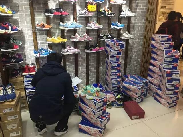 这批韩国崴货在贵阳被烧毁事关很多人的健康