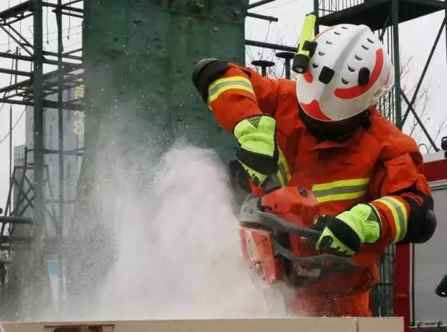 这批韩国崴货在贵阳被烧毁事关很多人的健康