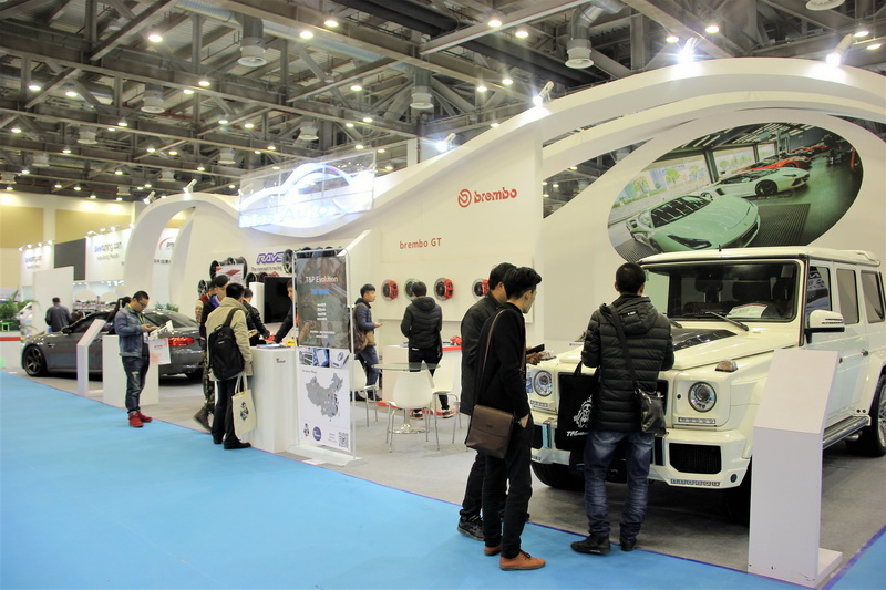 豪车美女大牌改件齐聚MesAuto展台