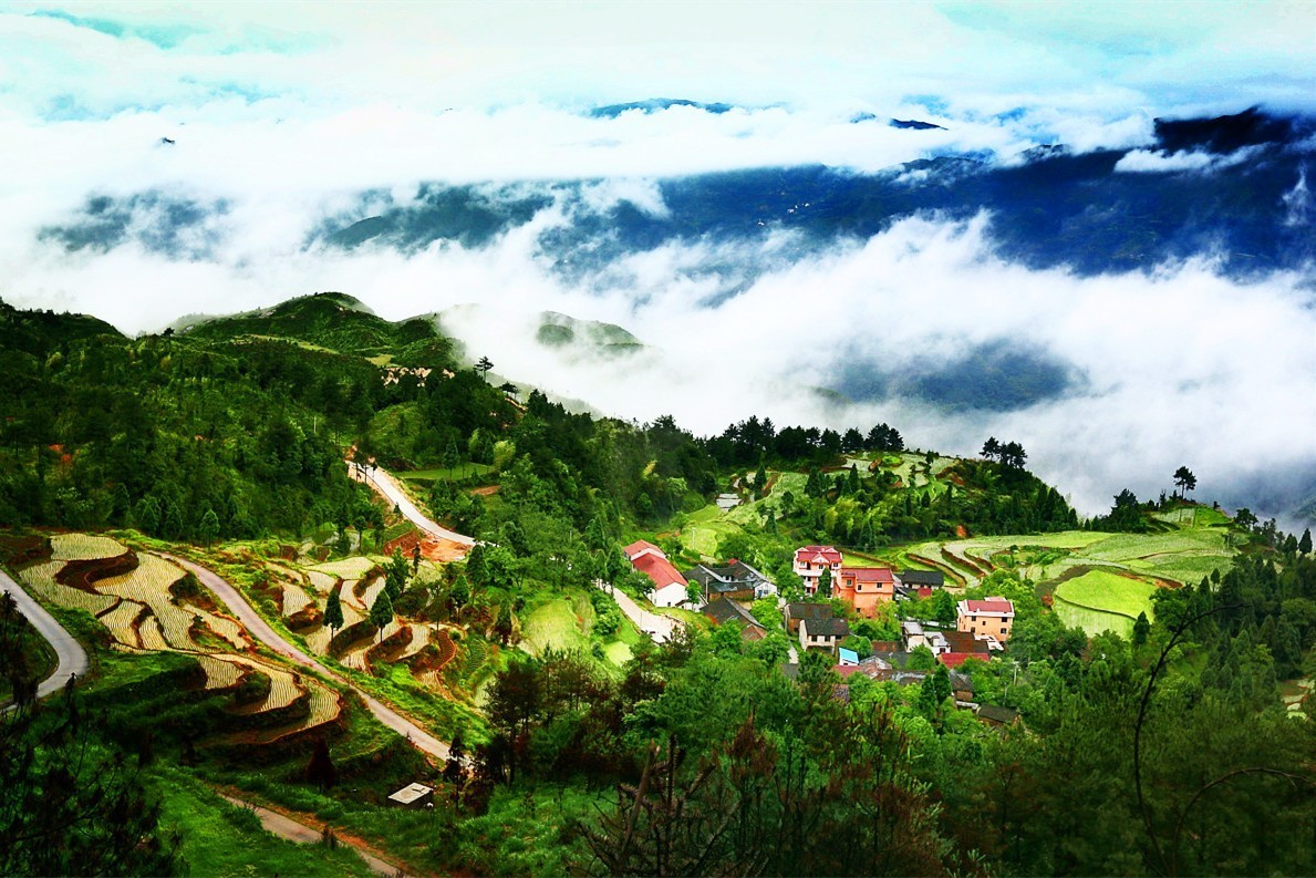 浙里有座藏在大山里的小香港，低调得让人心疼，高铁2h即达！