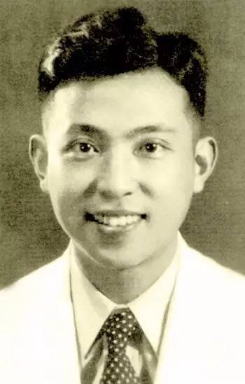 穆旦是哪代诗人,穆旦野人山的诗