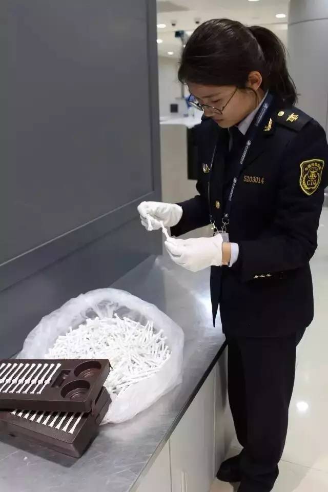 这批韩国崴货在贵阳被烧毁事关很多人的健康