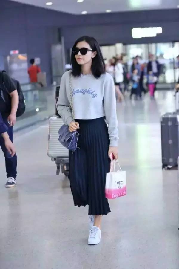 小白鞋过时了吗,清新马卡龙系小白鞋