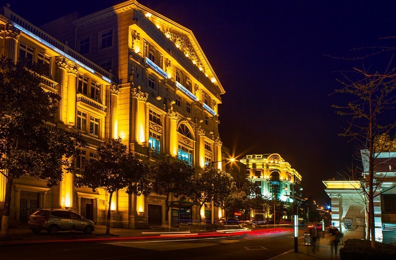 浙里有座藏在大山里的小香港，低调得让人心疼，高铁2h即达！