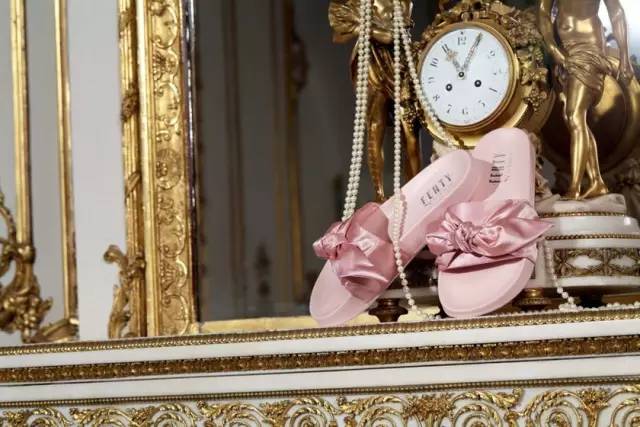 小白鞋过时了吗,清新马卡龙系小白鞋