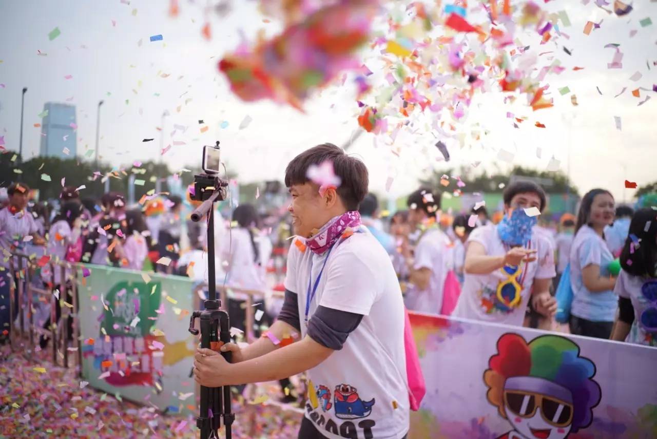 年轻就要这样疯！彩色跑广州站场面火爆，盛况空前！