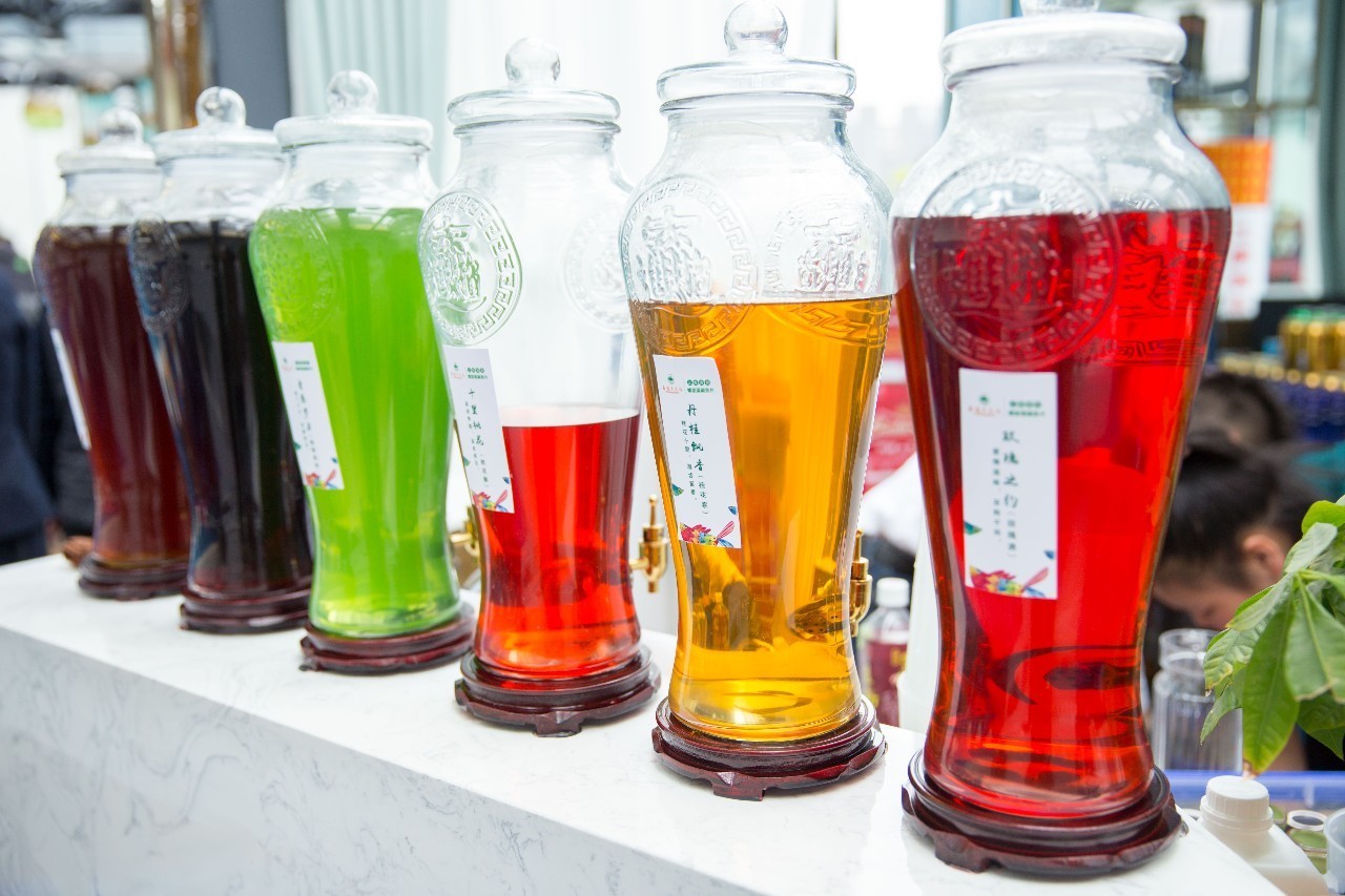 前方高能！魔都首家生态火锅店，在阳光房里吃出今年流行色~