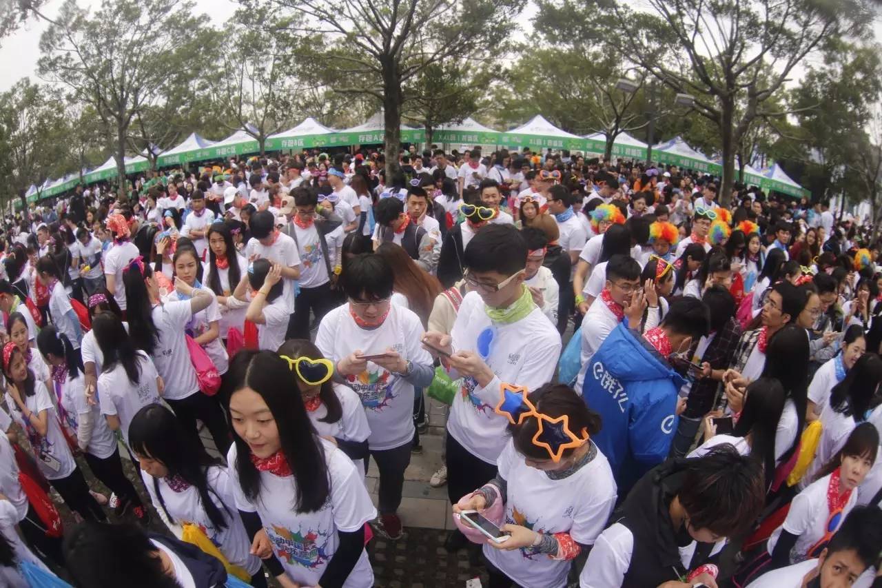 年轻就要这样疯！彩色跑广州站场面火爆，盛况空前！