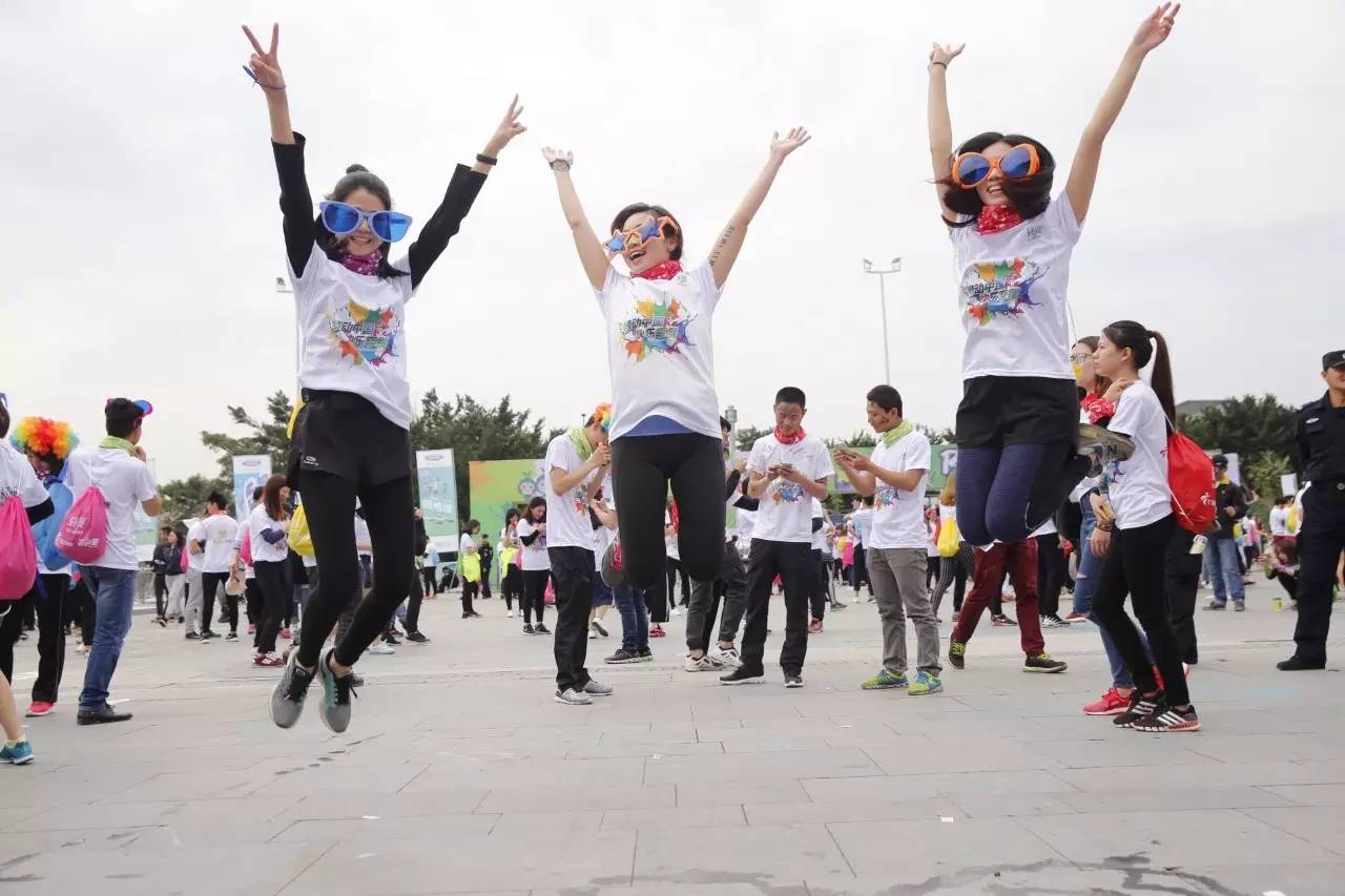 年轻就要这样疯！彩色跑广州站场面火爆，盛况空前！