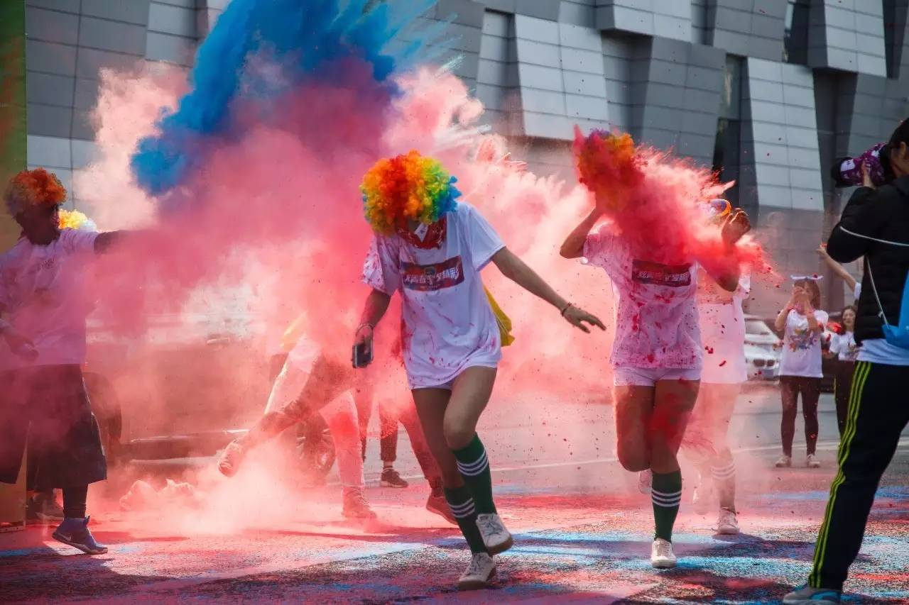 年轻就要这样疯！彩色跑广州站场面火爆，盛况空前！
