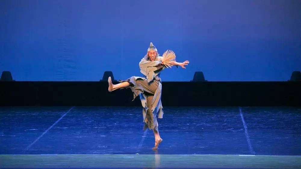 浪漫三月请你来舞蹈完整版,浪漫三月桃花红形体舞