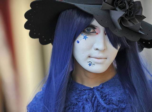 同事看到我就哈哈大笑,同事问我为什么对着屏幕发呆